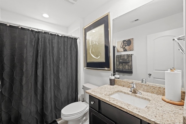 bathroom with vanity, visible vents, recessed lighting, curtained shower, and toilet