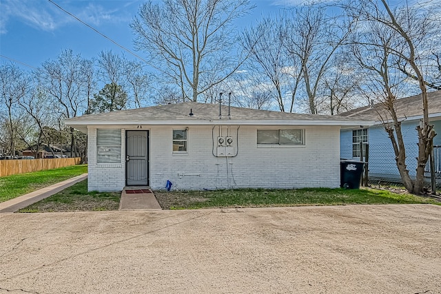 view of front of property