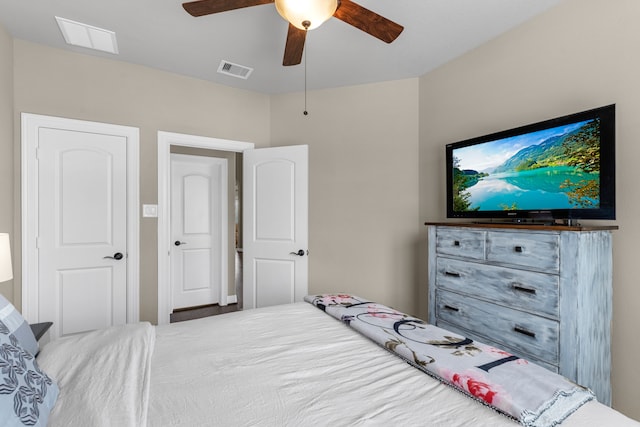 bedroom featuring ceiling fan