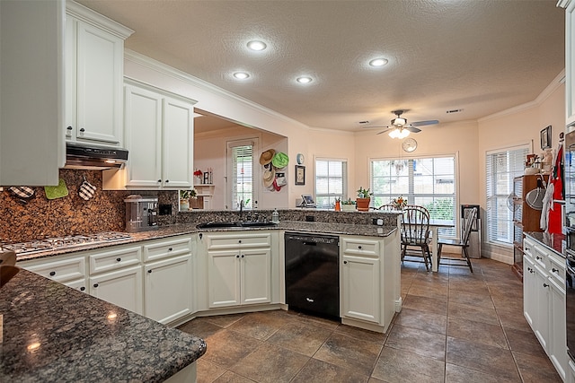 kitchen featuring crown molding, sink, black dishwasher, kitchen peninsula, and ceiling fan