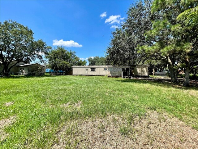 8860 S State Highway 71, El Campo, TX 77437 - view of yard