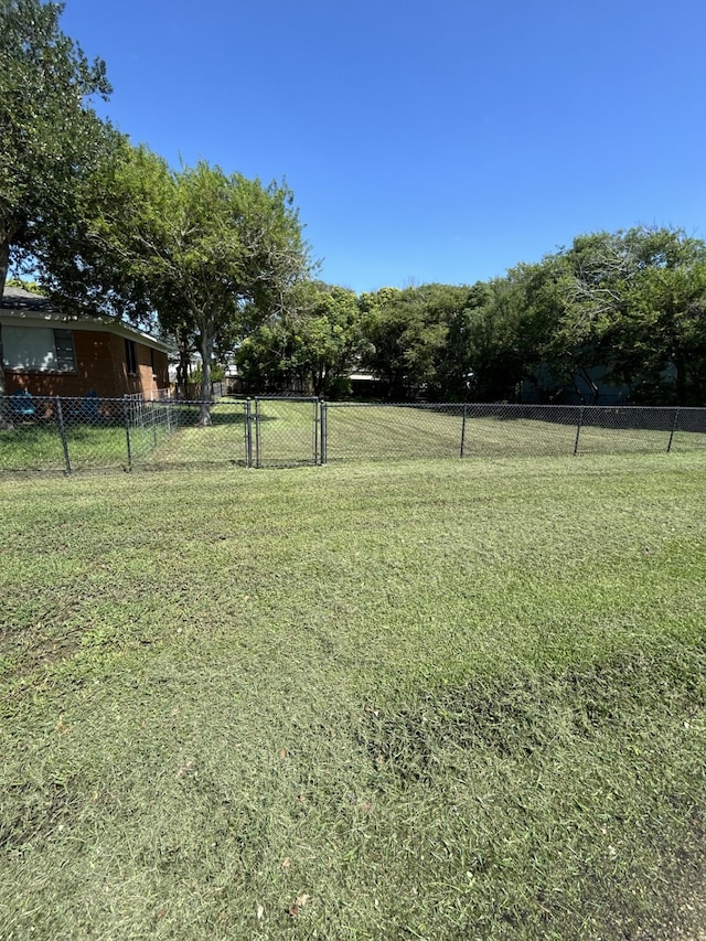 4324 Avenue S 1/2 Ave S 1/2, Galveston, TX 77550 - photo 2