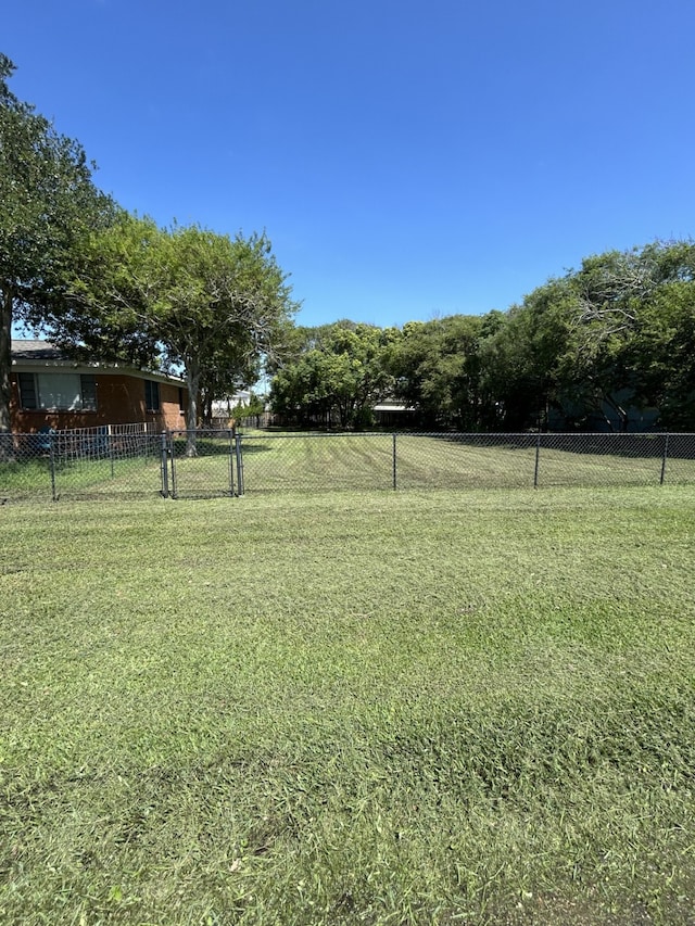 Listing photo 3 for 4324 Ave S 1/2, Galveston TX 77550