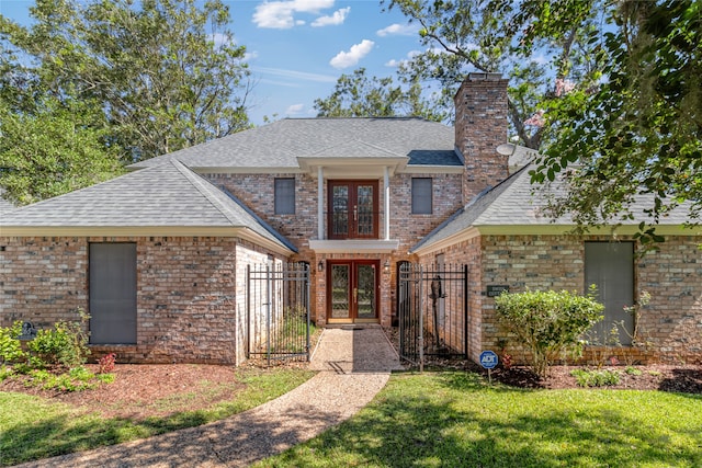 view of front of house featuring a front yard