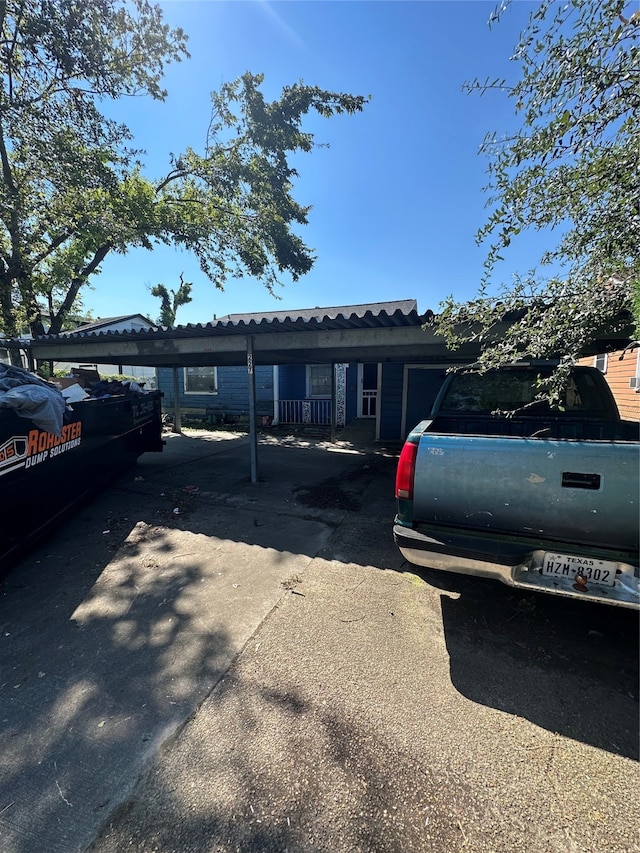 view of front of house featuring a carport