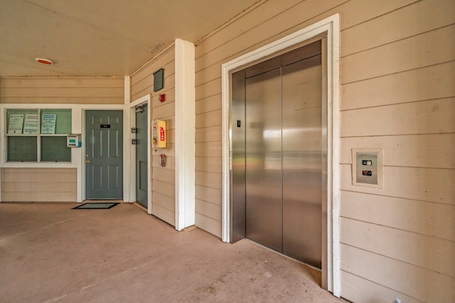 doorway to property with elevator