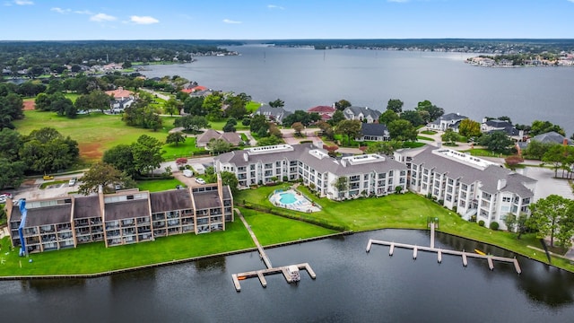 bird's eye view with a water view