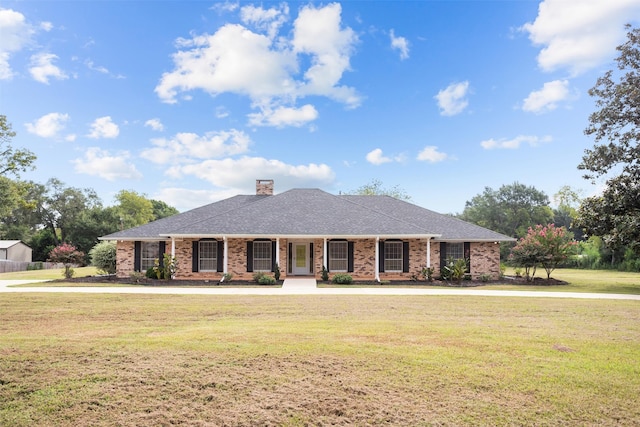 single story home featuring a front yard and a porch