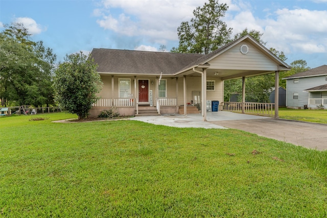 view of front of home featuring a front lawn, a carport, and a porch