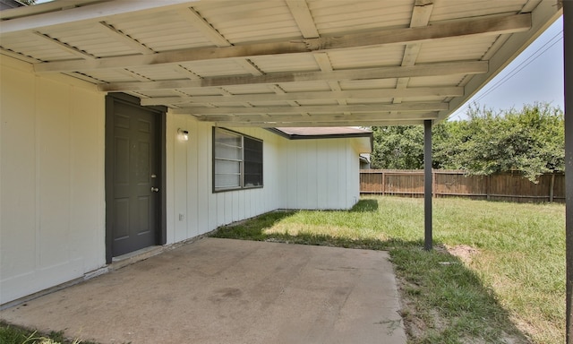 view of yard featuring a patio area