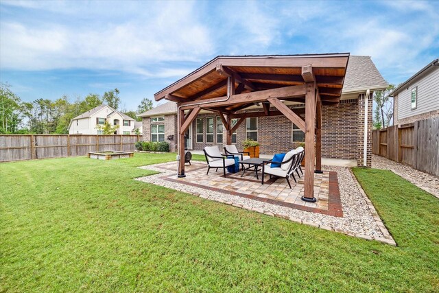 view of yard featuring a patio