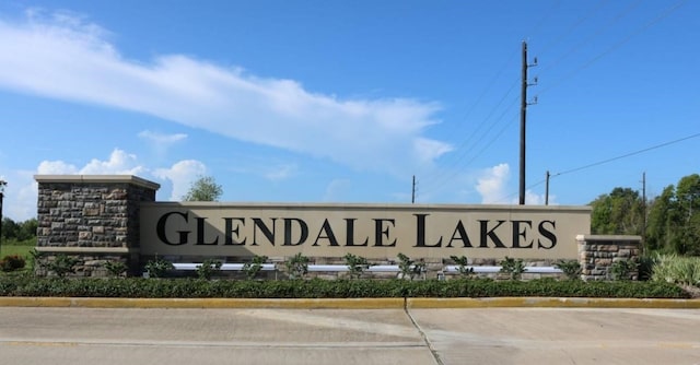 view of community / neighborhood sign