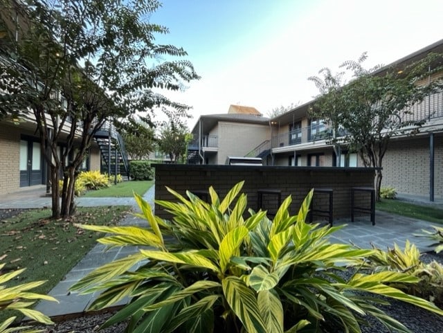 exterior space featuring a balcony