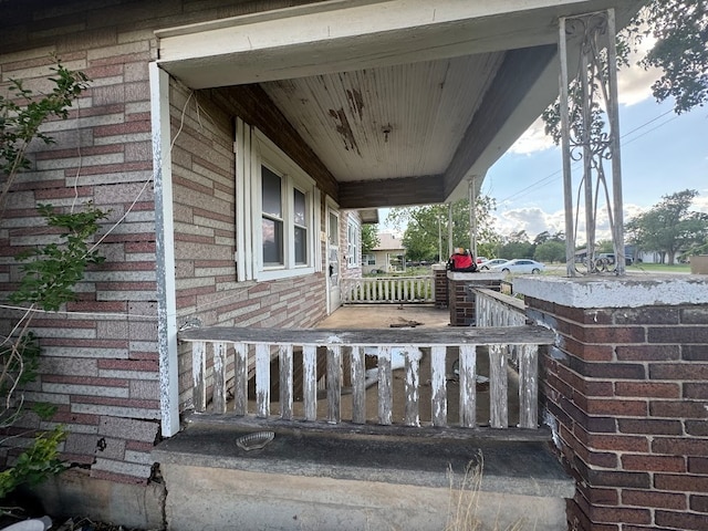 view of patio / terrace with covered porch