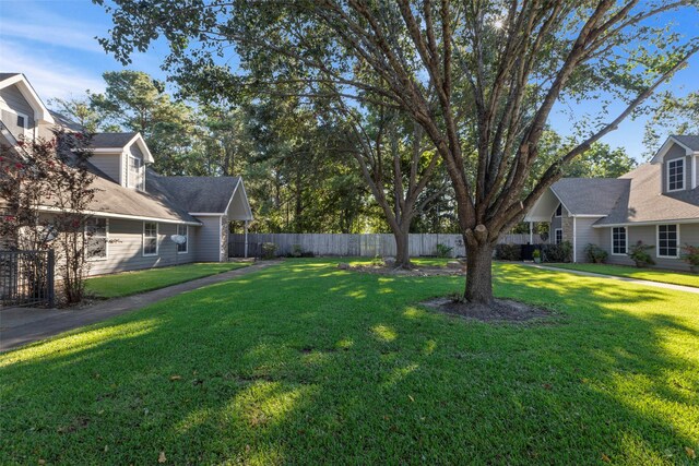 770 Hunt Rd Unit 212, Baytown, TX 77521 - view of yard featuring fence