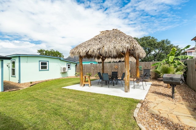 view of yard with a patio area