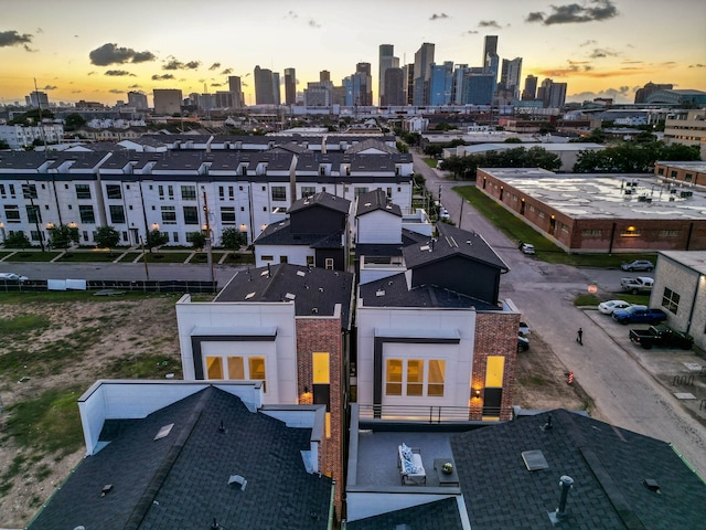 view of aerial view at dusk