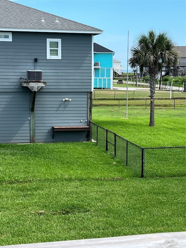 exterior space featuring a yard