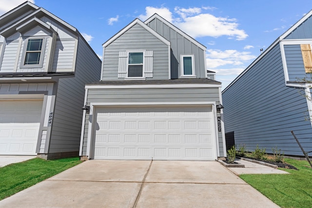 view of front of home featuring a garage