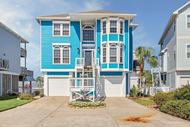 view of front facade featuring a garage