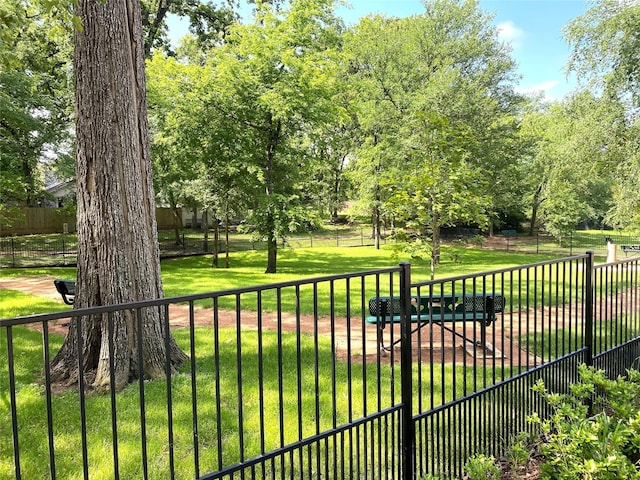 exterior space featuring a lawn