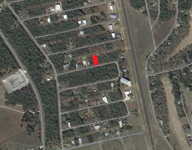 48 Piper Ln, Hilltop Lakes, TX 77871