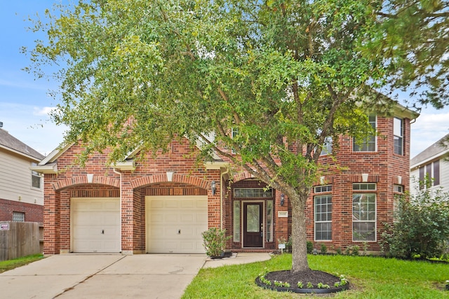 view of front of home featuring a front lawn