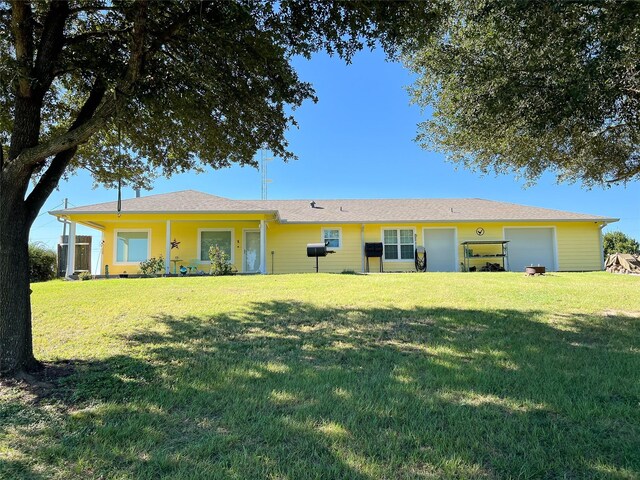 1569 Lcr 822, Groesbeck, TX 76642 - single story home featuring a front lawn