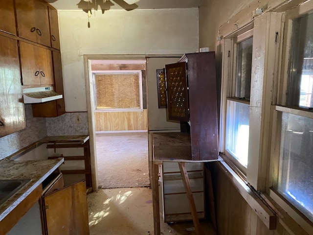 kitchen with ceiling fan