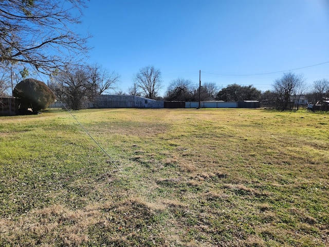 Listing photo 2 for 608 E Mclain St, Seymour TX 76380