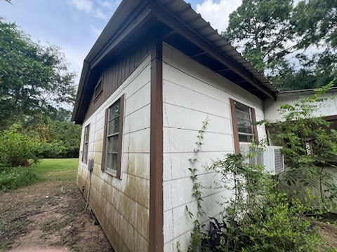 view of home's exterior