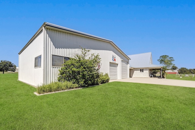 exterior space featuring a lawn