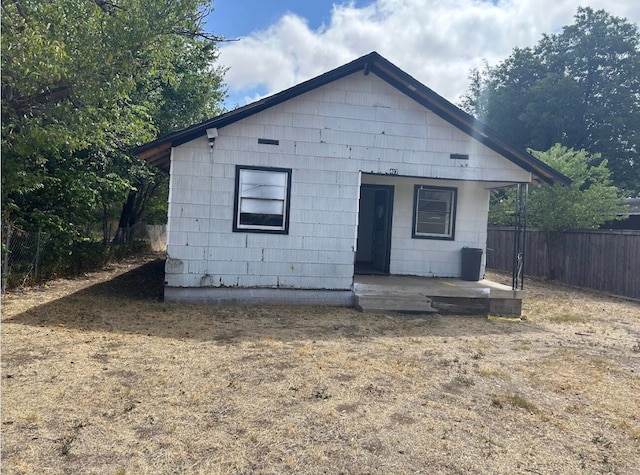 407 Earle St, Quanah, TX 79252 - photo 1