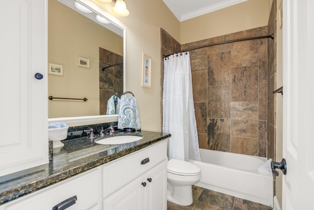 full bathroom featuring toilet, ornamental molding, shower / bath combo, and vanity