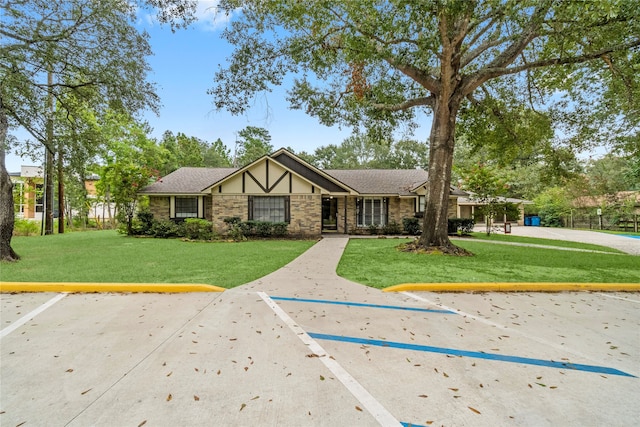 view of front of property with a front yard