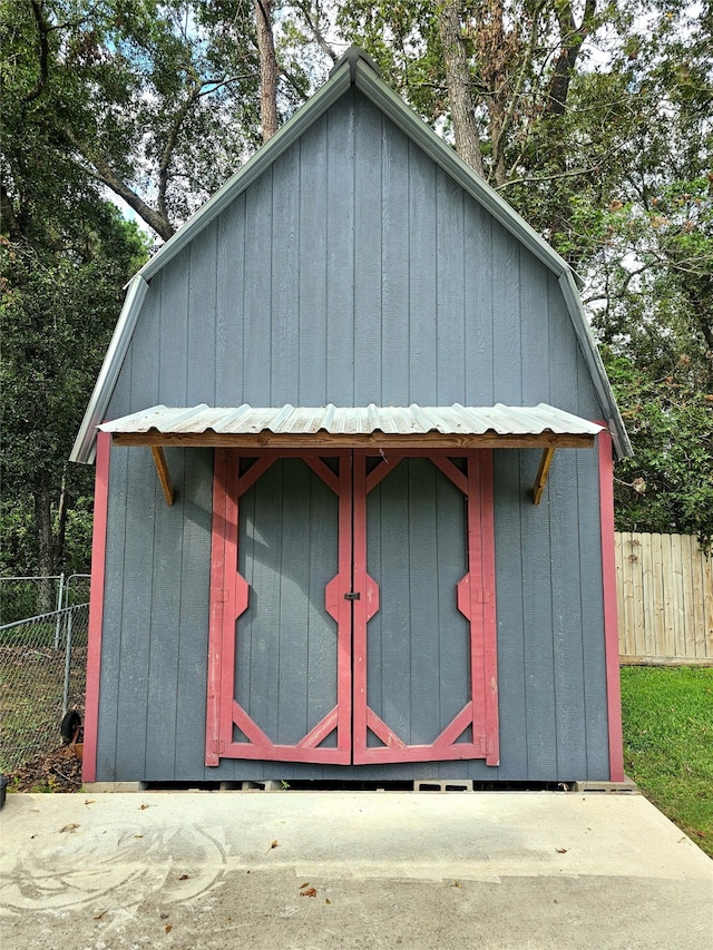 view of outbuilding