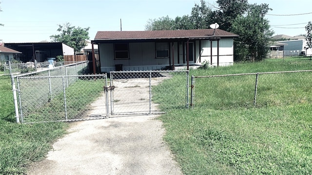 view of front of house with a front yard