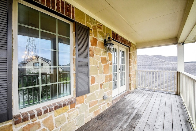 balcony featuring covered porch