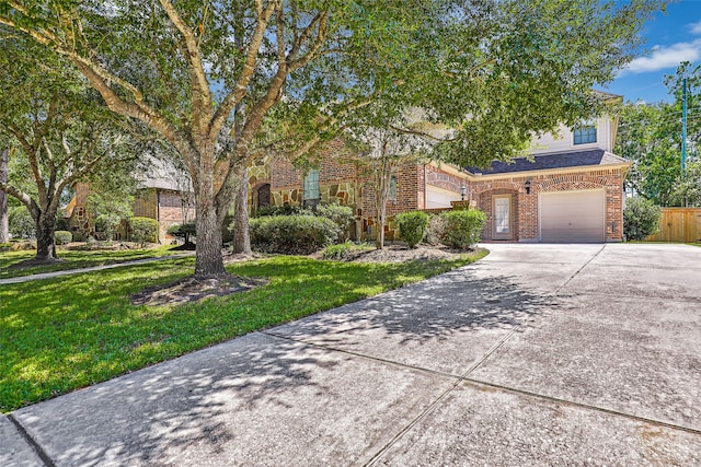 view of front of house with a front lawn