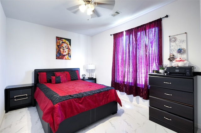 bedroom with ceiling fan