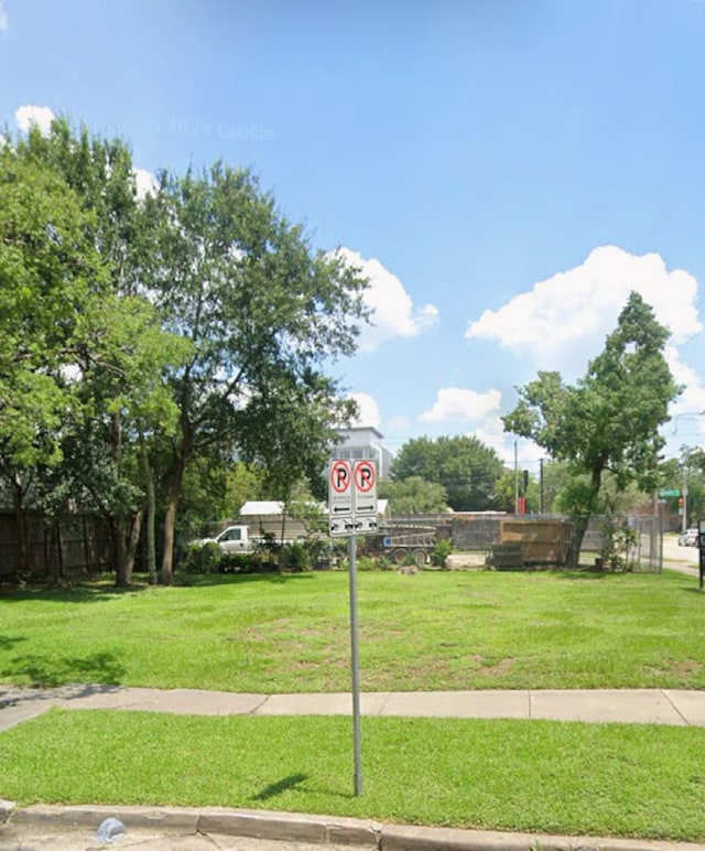 Listing photo 2 for 1802 Portsmouth St, Houston TX 77098