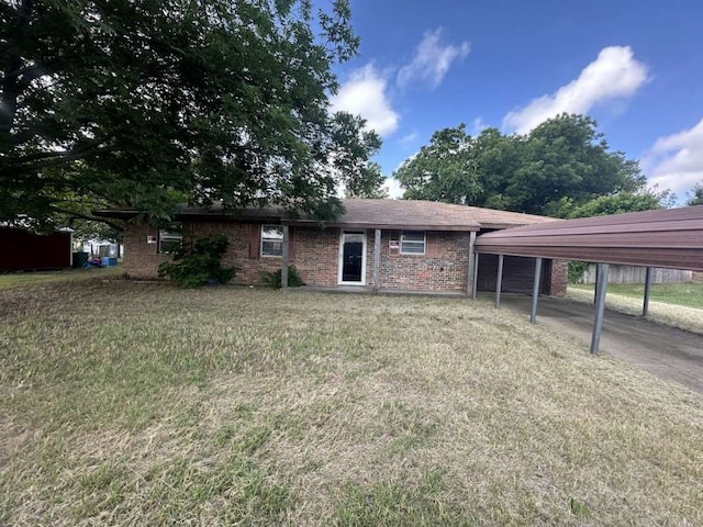 view of front of house with a front lawn