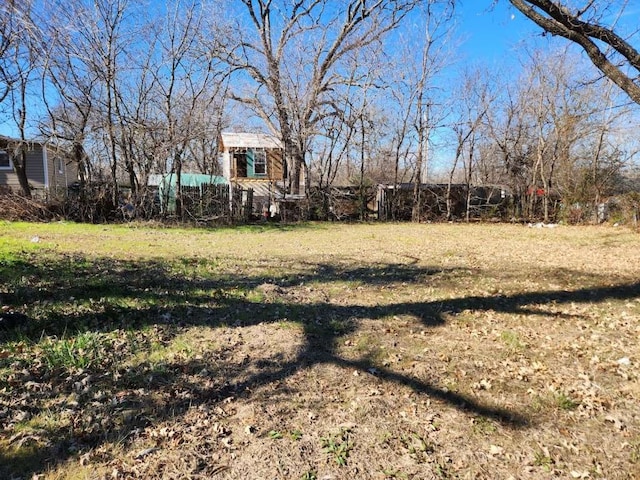 Listing photo 2 for 815 S Burnett Ave, Denison TX 75020