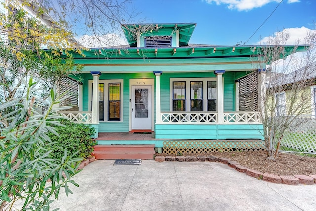 view of front of home with covered porch