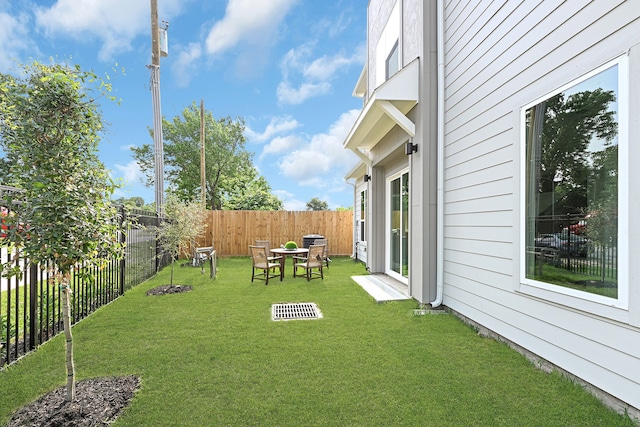 view of yard with a patio area