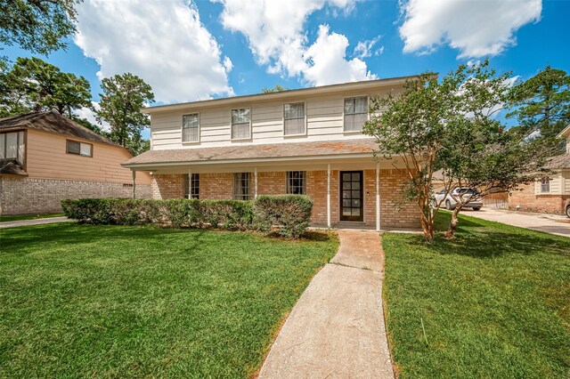 view of front of property with a front yard