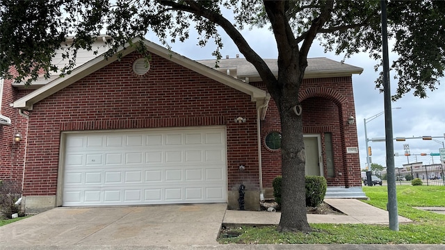 view of front facade with a garage