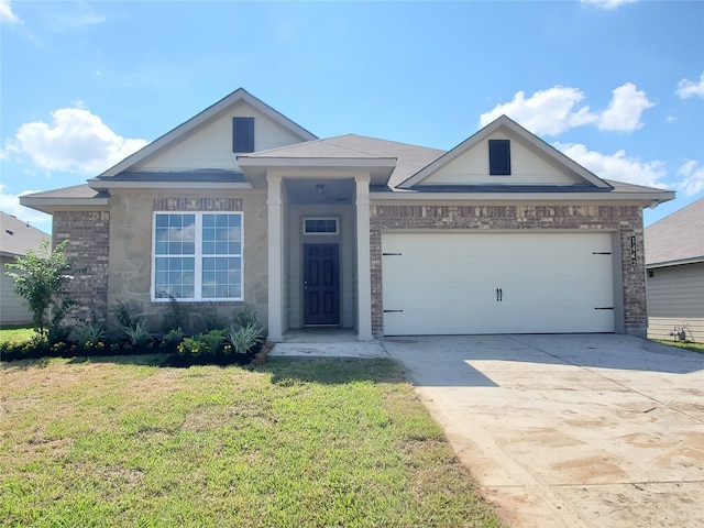 view of front facade with a front yard