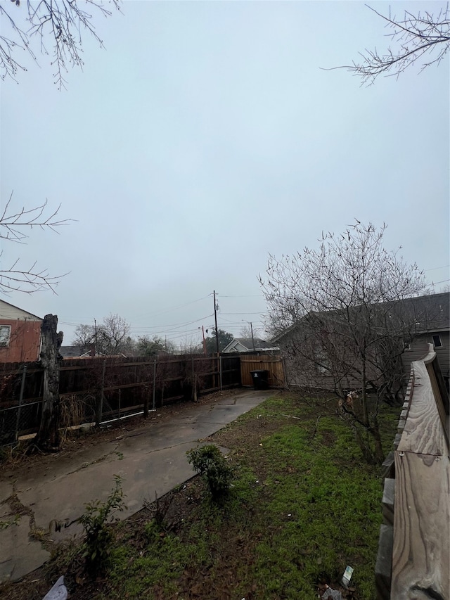 view of yard with a patio area