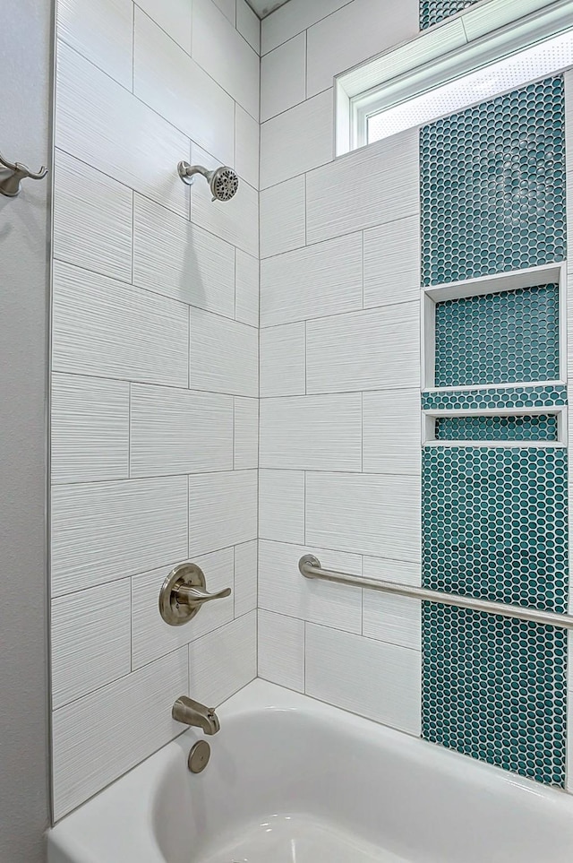 894 W Ln, Crystal Beach, TX 77650 - full bath featuring shower / washtub combination